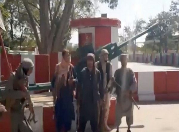 Taliban Enters Kabul From All Sides Amid Negotiations With Afghanistan Government