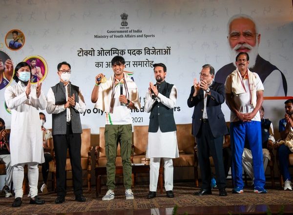 Sports News | India's Olympic Medallists Receive Hero's Welcome, Felicitated by Sports Minister Anurag Thakur