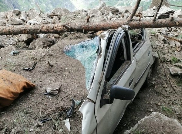 India News | 4 Dead, over 50 Feared Buried in Massive Landslide in Himachal Pradesh's Kinnaur