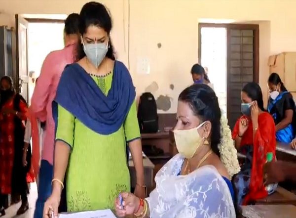 Kerala: 45-Year-Old Specially-Abled Woman Giji Mol Appears For Class 10 Exam Soon After Her Wedding