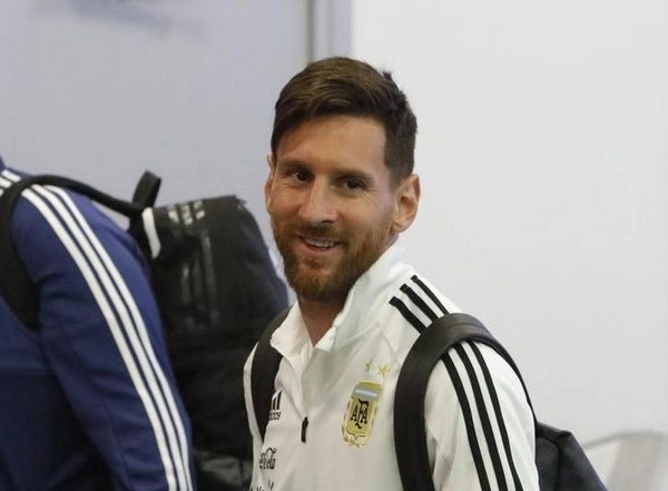 Sports News | Lionel Messi Signs for Paris Saint-Germain