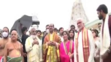 India News | Om Birla, Family Members Offer Prayer to Lord Balaji at Tirumala Temple