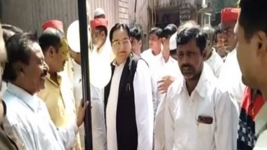 India News | Samajwadi Party's Moradabad MP 'forgets' National Anthem While Hoisting Tricolour on Independence Day