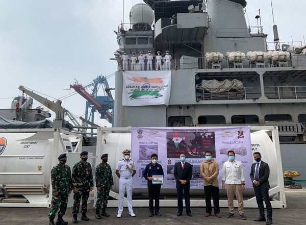 World News | Mission Sagar: Indian Naval Ship Airavat Arrives at Jakarta to Deliver Medical Supplies