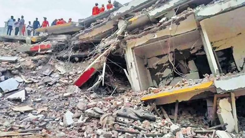 Building Collapse in Delhi: 3 People Rescued, Several Feared Trapped After Building Collapses in Paharganj Area