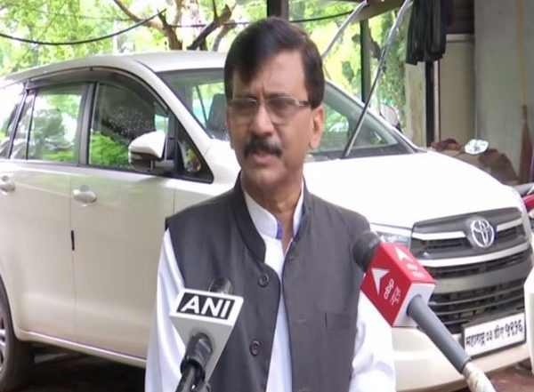 India News | Shiv Sena Denies Manhandling of Parliament Marshals; Raut Says No 'misbehaviour' Only 'protest'