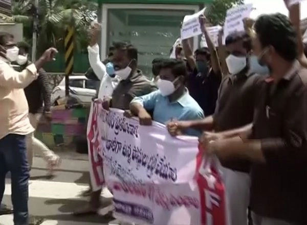 India News | Andhra Village Revenue Assistants Protest Demanding Higher Pay