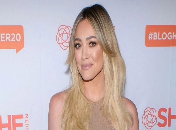 Entertainment News | Hulu Reveals Full Star Cast of Hilary Duff-starrer 'How I Met Your Father'