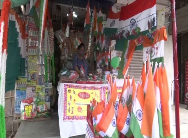 India News | Sales of the National Flag Decline Sharply in Guwahati Due to COVID-19, Shutting Down of Schools