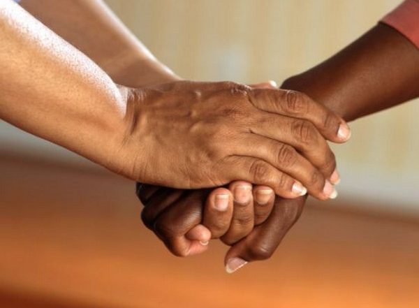People Are Selfish to Masses, Generous With Individuals: Study