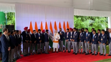 India News | Indian Men's Olympics Hockey Team Presents Autographed Hockey to PM Modi