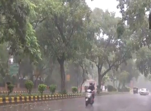 India News | Heavy Rains Lash Several Parts of Delhi NCR