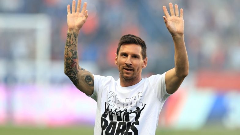 Lionel Messi Presented to PSG Fans Ahead of Their Ligue 1 2021 Match Against Strasbourg (Watch Video)