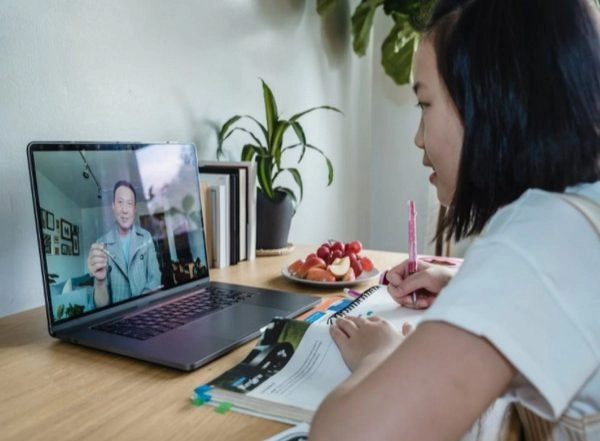 Lifestyle News | During COVID, Students Taking Courses Online Got a Lot More Sleep: Study