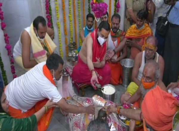 India News | Prayers Offered at Ujjain's Nagchandreshwar Temple on Naag Panchami