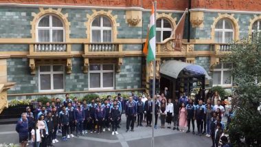 Virat Kohli and Co. Hoist Indian Flag on 75th Independence Day Ahead of Day 4 of Lord’s Test Against England (Watch Video)