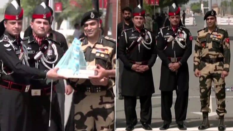 Pakistan Independence Day 2021: Pakistan Rangers and BSF Exchange Sweets at Attari-Wagah Border (See Pics)