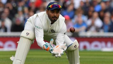 IND vs ENG 3rd Test 2021: Umpire Alex Wharf Asks Rishabh Pant To Remove Taping From Keeping Gloves Before the Final Session of Day 2