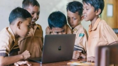 Lifestyle News | Study Finds How Dissimilar Students Can Become Friends with Each Other