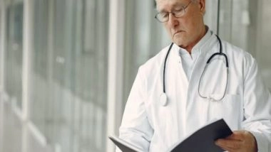 Lifestyle News | Study Finds Older Patients with Chronic Conditions Benefit from Reading Medical Appointment Notes