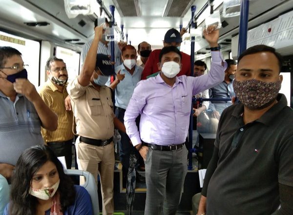 India News | Dehradun District Magistrate Takes Stock of Arrangements in Smart City Limited Bus Service