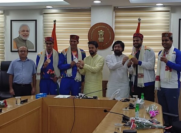 Sports News | Sports Minister Anurag Thakur Felicitates Para Athletes, Hopes Javelin Will Become as Popular as Cricket Bat