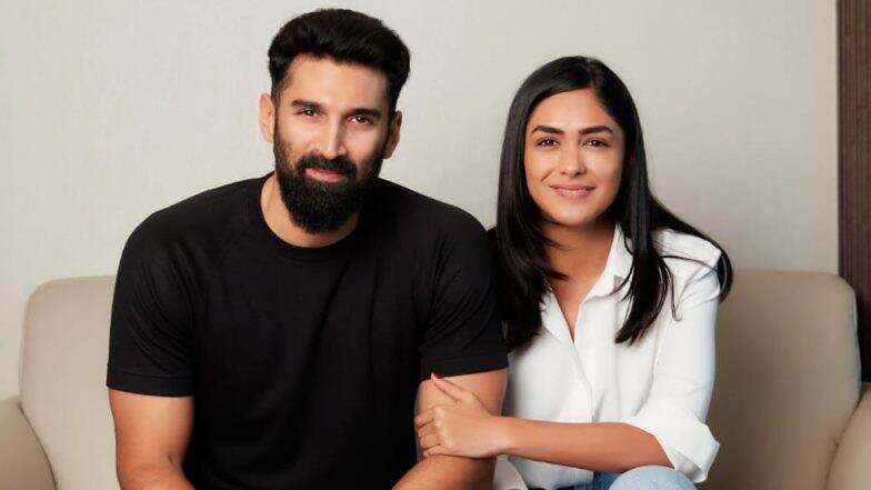 Mrunal Thakur Joins Aditya Roy Kapur in the Hindi Remake of Tamil Film 슬롯사이트Thadam슬롯사이트, Shoot To Start in October
