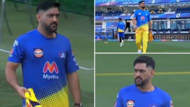 MS Dhoni Takes the Field, Does Some Drills Ahead of CSK vs MI, IPL 2021 Clash (Watch Video)