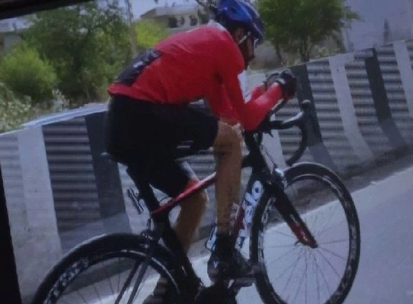 India News | Kashmir Youth Makes World Record by Covering 3,600 Kms in 8 Days on Cycle