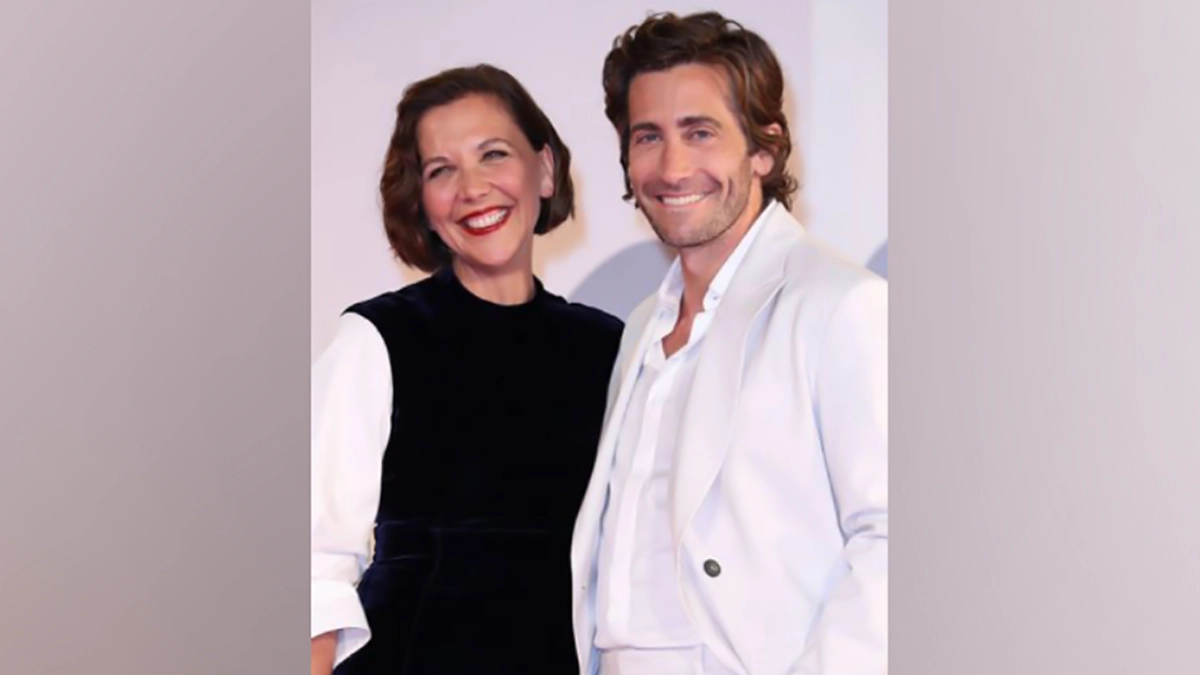 Hollywood News Jake Gyllenhaal Supports Sister Maggie at Premiere of