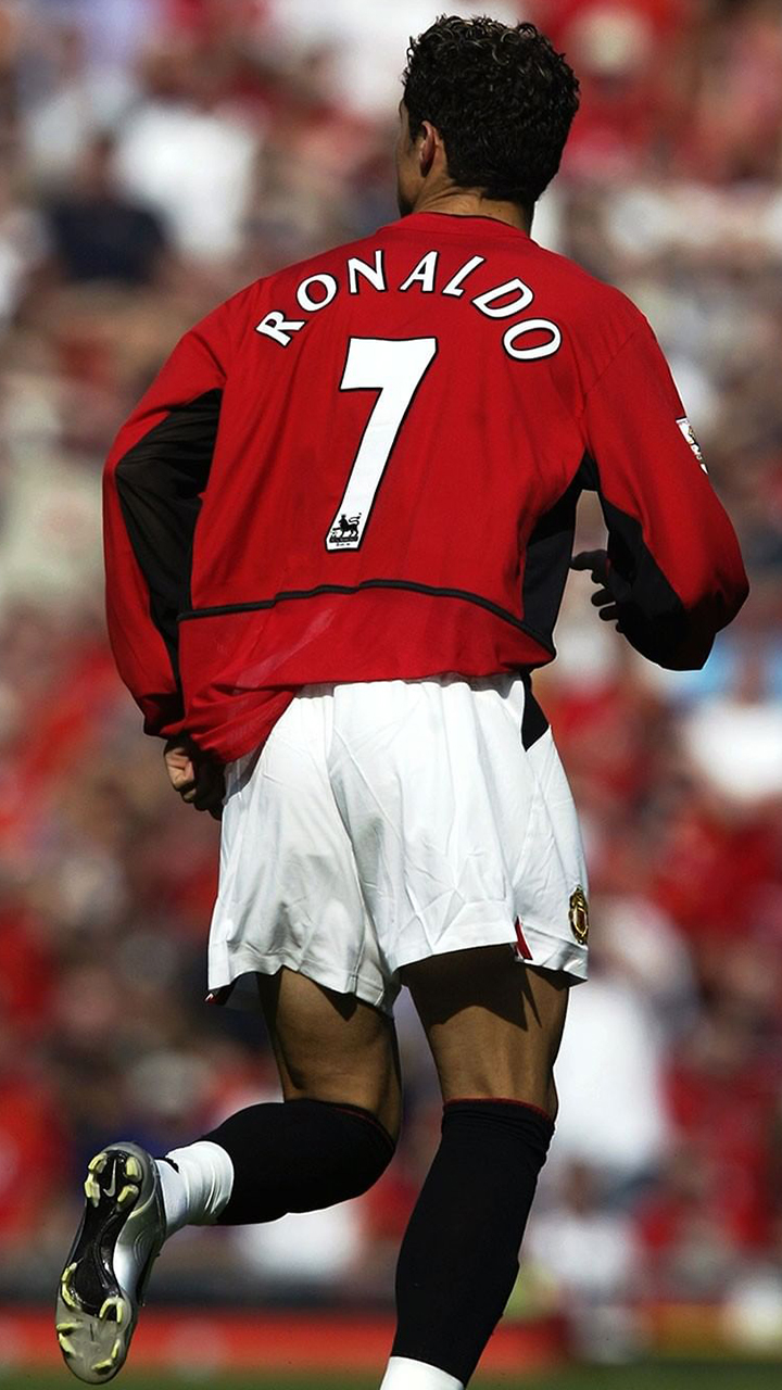 I Was Petrified”- Cristiano Ronaldo Once Hesitated in Donning Iconic Number  7 Jersey at Manchester United - EssentiallySports