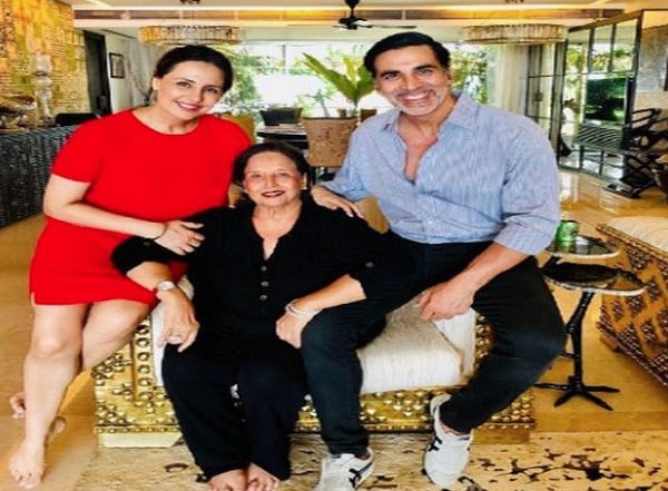 Entertainment News | Film Fraternity Pays Respects to Akshay Kumar's Late Mother
