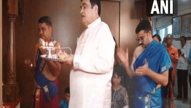 India News | Gadkari, Thackeray, Fadnavis Celebrate Ganesh Chaturthi with Their Families Following COVID-19 Protocols