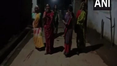 India News | Health Workers Blow Whistles to Make People Aware to Install Mosquito Nets in Chhattisgarh's Rajnandgaon