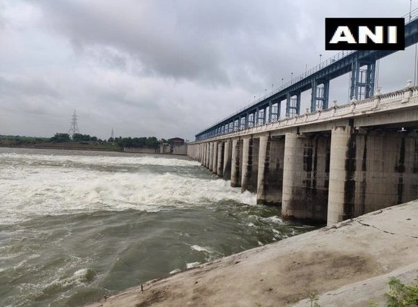 India News | Sonna Barrage in Karnataka Releases 13,000 Cusecs of Water into Bhima River