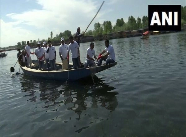 India News | J-K: Cleaning Drive Organised to Preserve Dal Lake