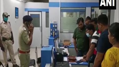 India News | 12 Kg Gold, 3 Lakh Cash Looted at Gunpoint in WB's Asansol