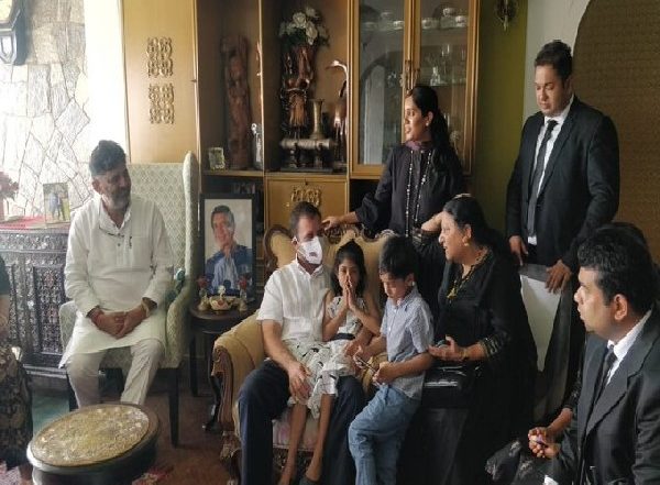 India News | Rahul Gandhi Meets Family Members of Late Senior Party Leader Oscar Fernandes