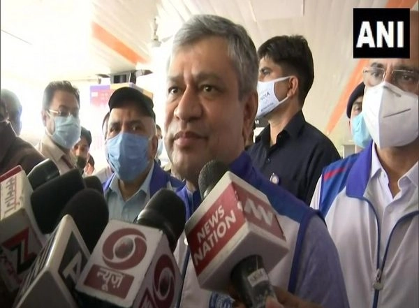 India News | Day After Opening of Executive Lounge, IRCTC Dedicates New Food Plaza for Passengers at New Delhi Railway Station