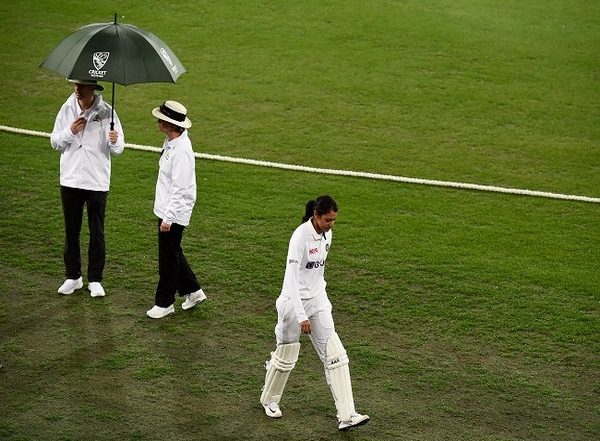 Sports News | Aus W V Ind W, D/N Test: Smriti Mandhana Puts India off to Flying Start Before Rain Plays Spoilsport