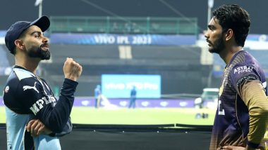 Virat Kohli Shares Batting Tips With KKR’s Venkatesh Iyer After Latter’s Debut Against RCB in IPL 2021 (Watch Video)