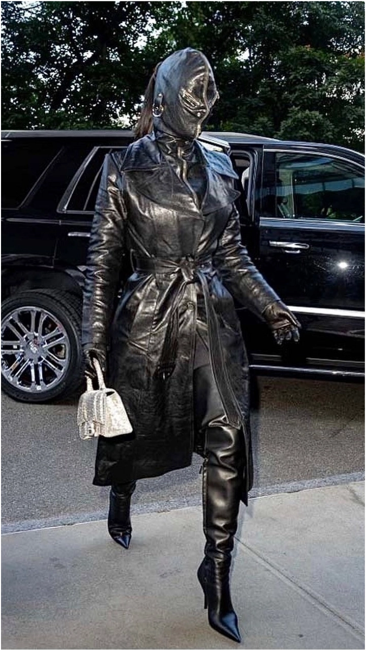 Bewitching in Black! JLo, Kim Kardashian, Megan Fox and Other Divas Nailing All-Black Looks