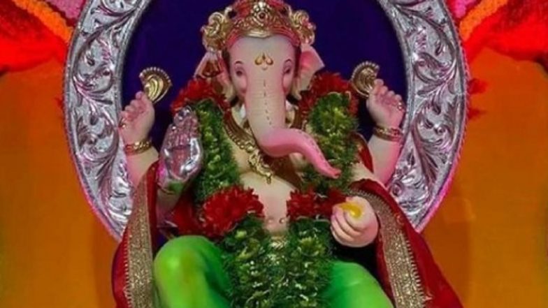 Mumbaicha Raja 2021 First Look: See Pratham Darshan Photos of Ganesh Idol in Mumbai's Ganesh Galli Ahead of Ganesh Chaturthi