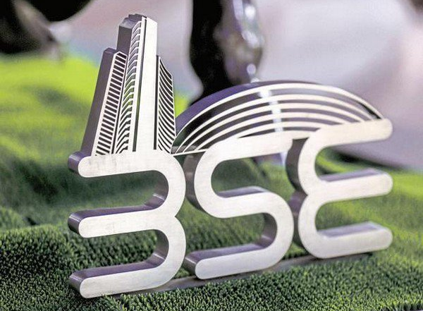 Sensex Gains 167 Points, IT Stocks Surge