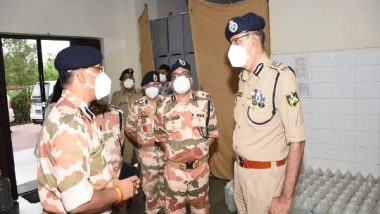 India News | ITBP DG Meets Doctors, Officials at Delhi's Sardar Patel Covid Care Centre