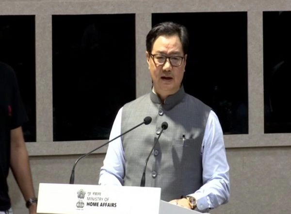 India News | Union Law Minister Kiren Rijiju Inaugurates School of Law, Forensic Justice and Policy Studies at NFSU in Gandhinagar