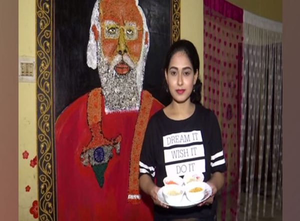 PM Narendra Modi Birthday: Odisha's Artist Priyanka Sahani Crafts 8-Feet Long Portrait of Prime Minister Using Food Grains on His 71st Birthday (See Pics)