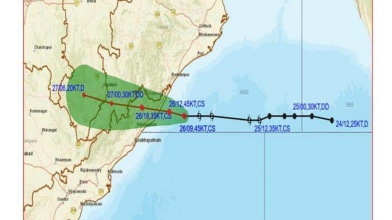 Cyclone Gulab Makes Landfall at Andhra Pradesh-Odisha Coasts, Triggers Heavy Rains Along With Strong Winds Cyclone Gulab Makes Landfall at Andhra Pradesh-Odisha Coasts, Triggers Heavy Rains Along With Strong Winds