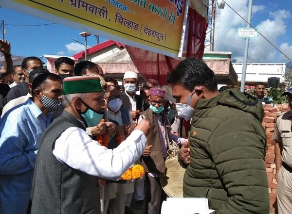 India News |  Dehradun DM Visits Bana Chilhad Village Under Uttrakhand Govt Programme