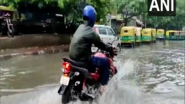 India News | Heavy Rainfall Causes Traffic Jam on Delhi-Gurugram Expressway